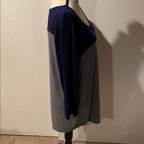 BKE red top - Picture 3 of 5